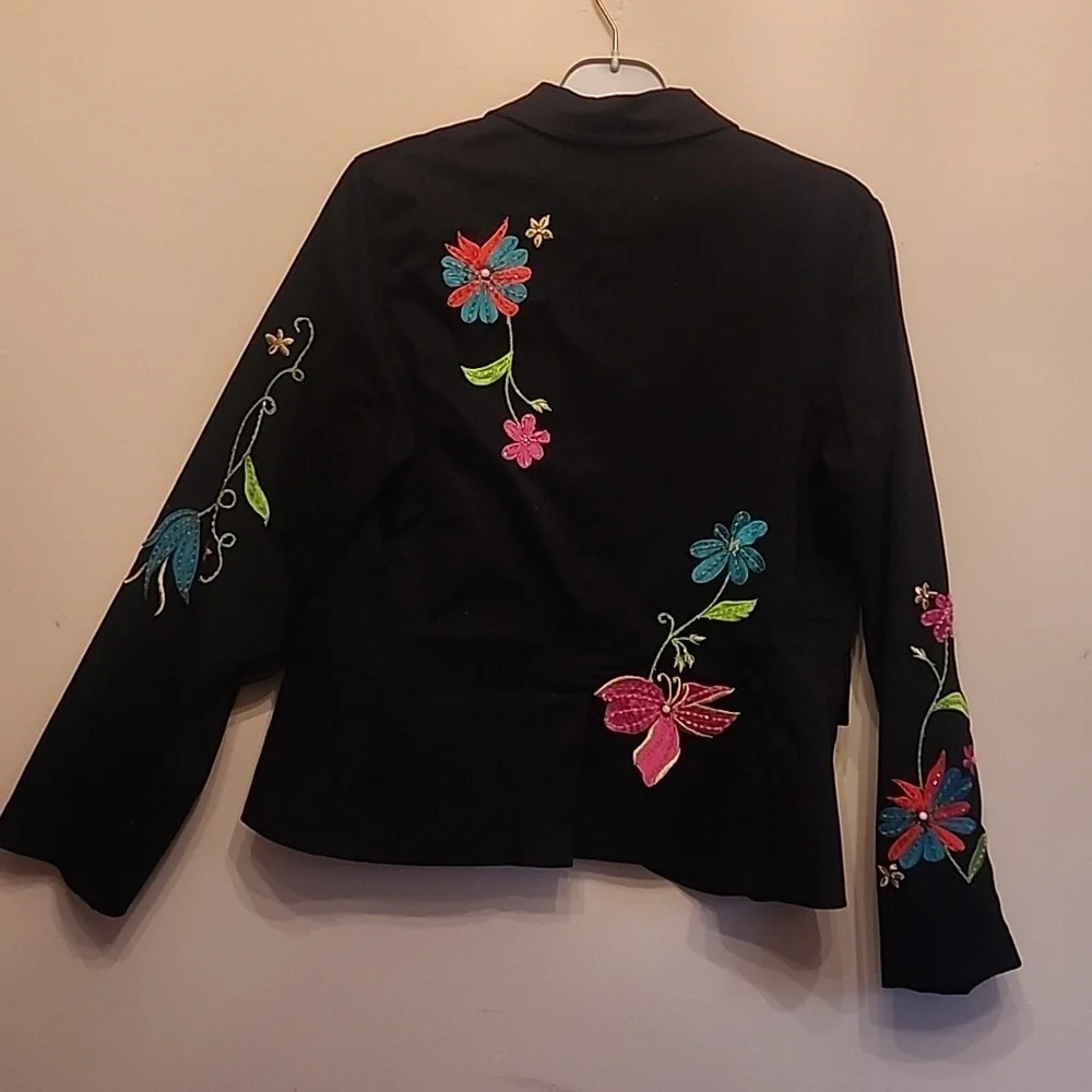 Black embroided, beaded floral jacket size M - Picture 4 of 4